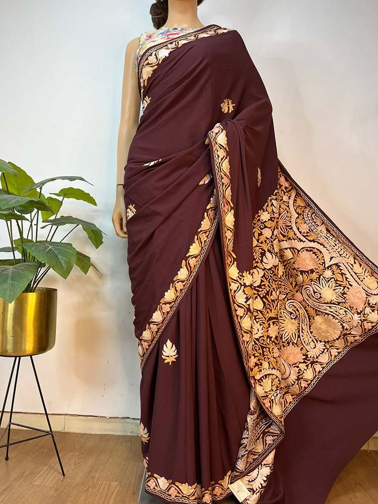 10 Latest Designs of Aari Work Sarees are Trending Right Now Aari work sarees,latest Aari work saree designs,trending Aari work sarees