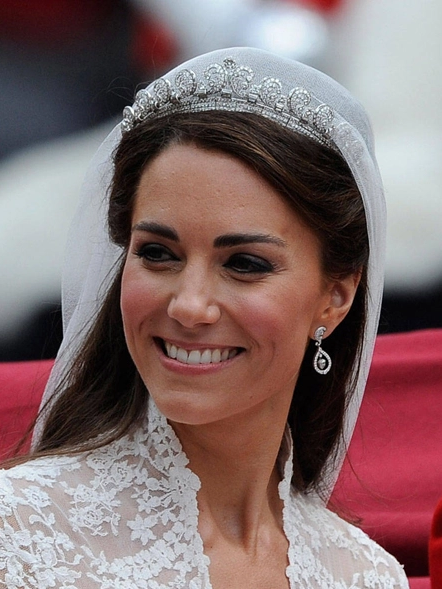 Most Expensive Tiaras of The British Royal Family Collection tiaras of the british royal family