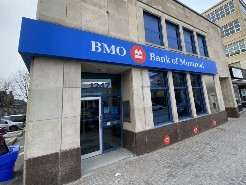 Bank of Montreala